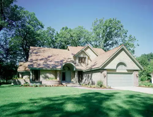 image of traditional house plan 6118